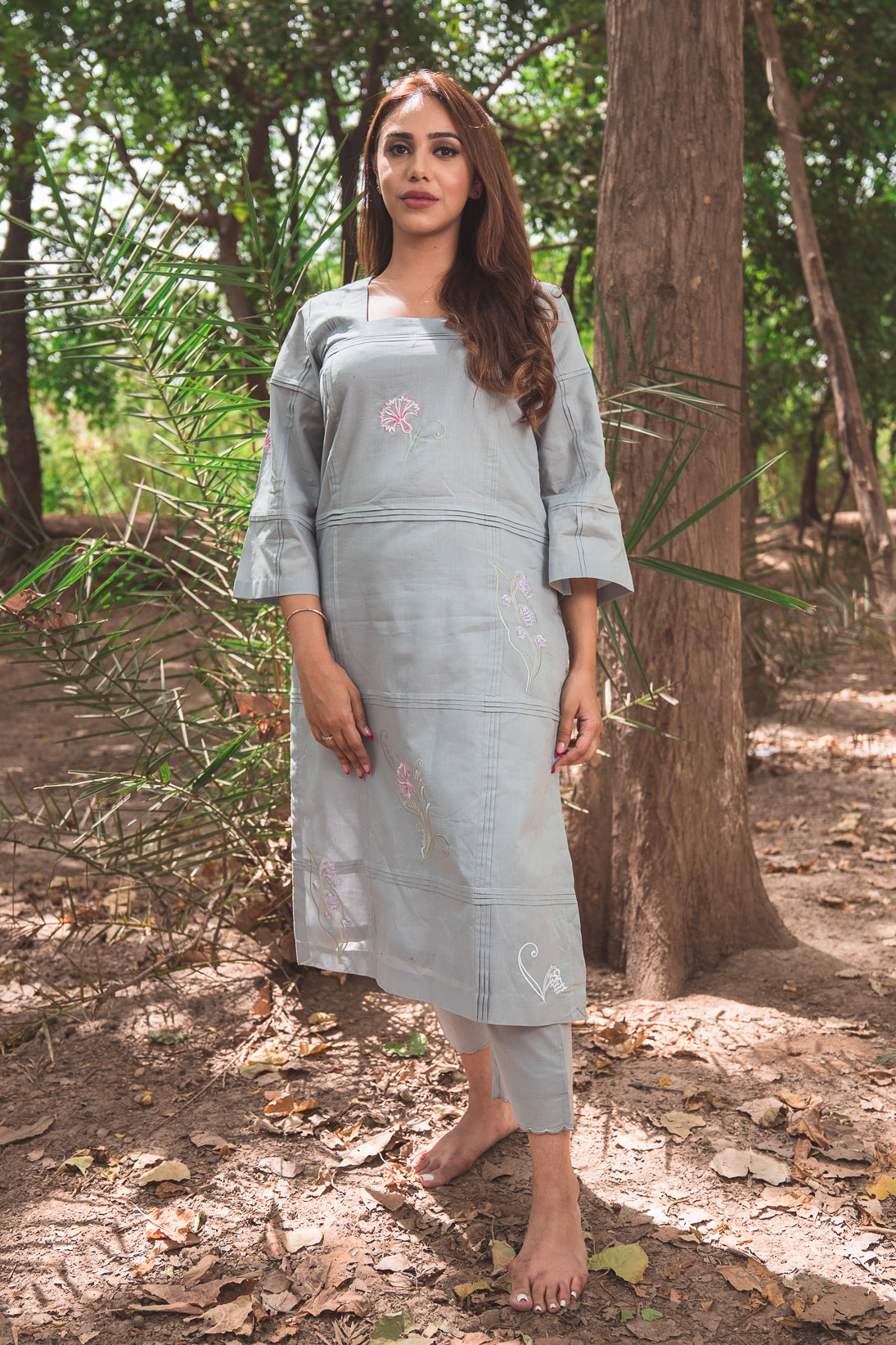 Smoke Grey Kurta Set with Floral Motifs