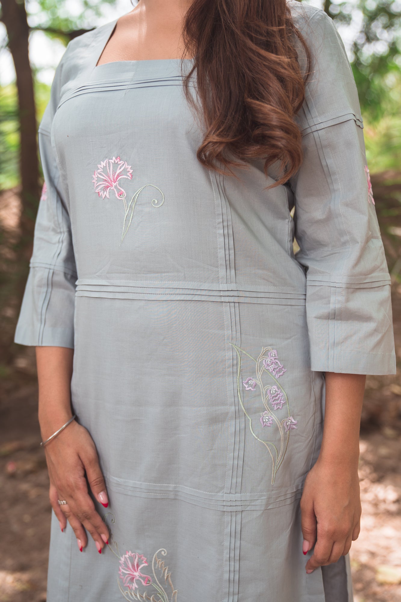 Smoke Grey Kurta Set with Floral Motifs