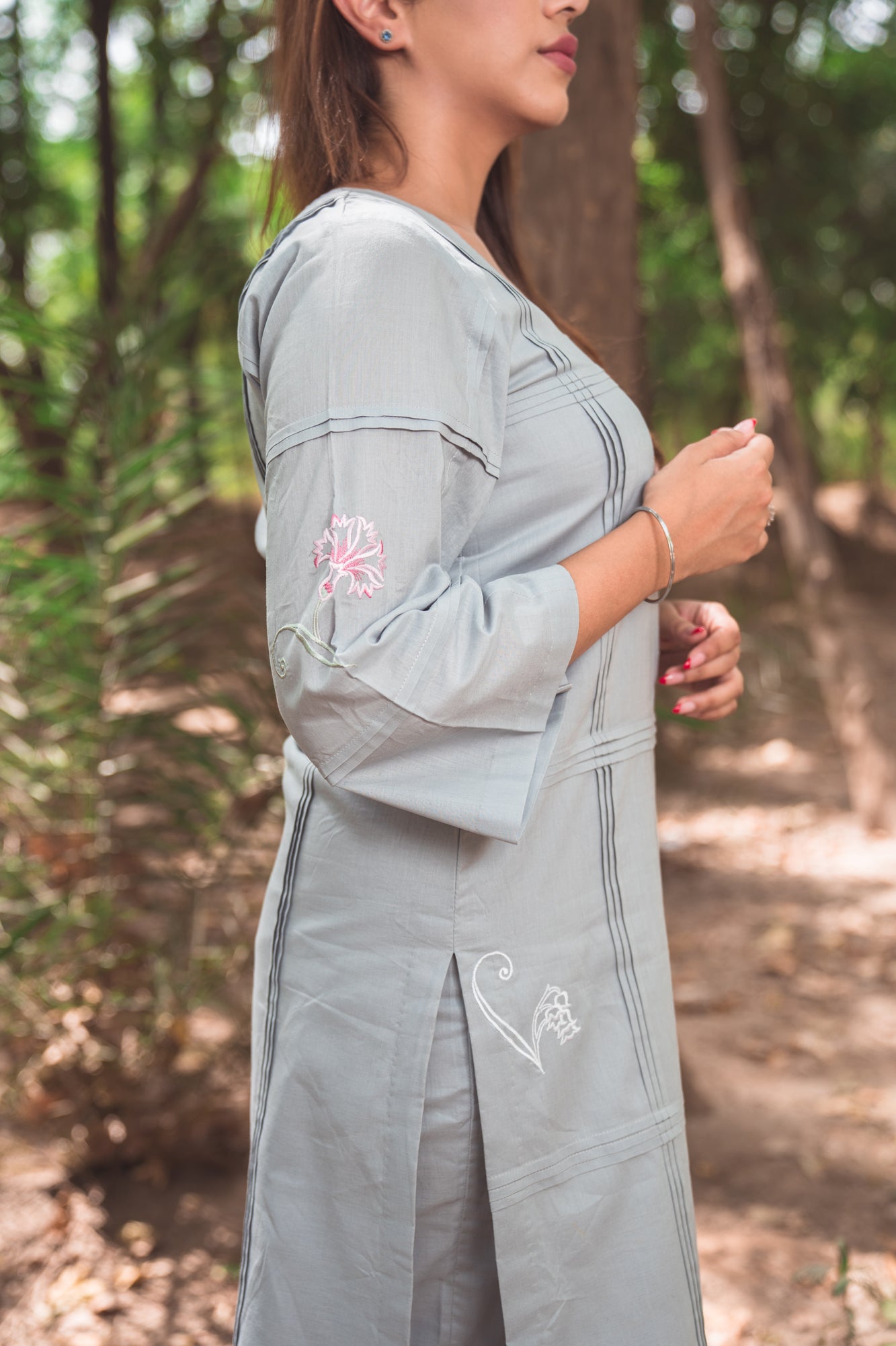 Smoke Grey Kurta Set with Floral Motifs