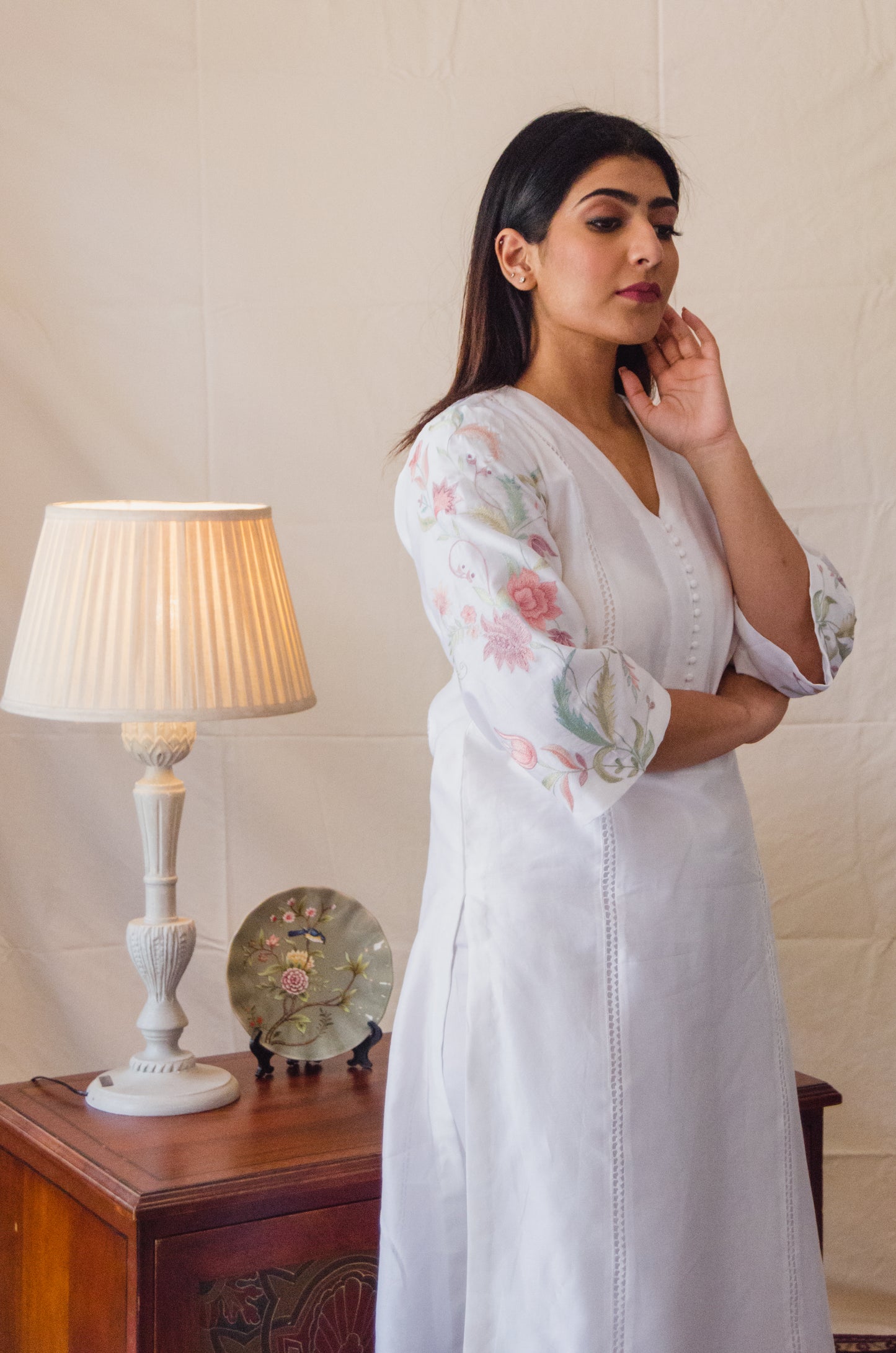 White Kurta Set with Embroidered Sleeves in Pink